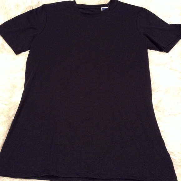 NWT Under Armour Tshirt - Picture 2 of 2
